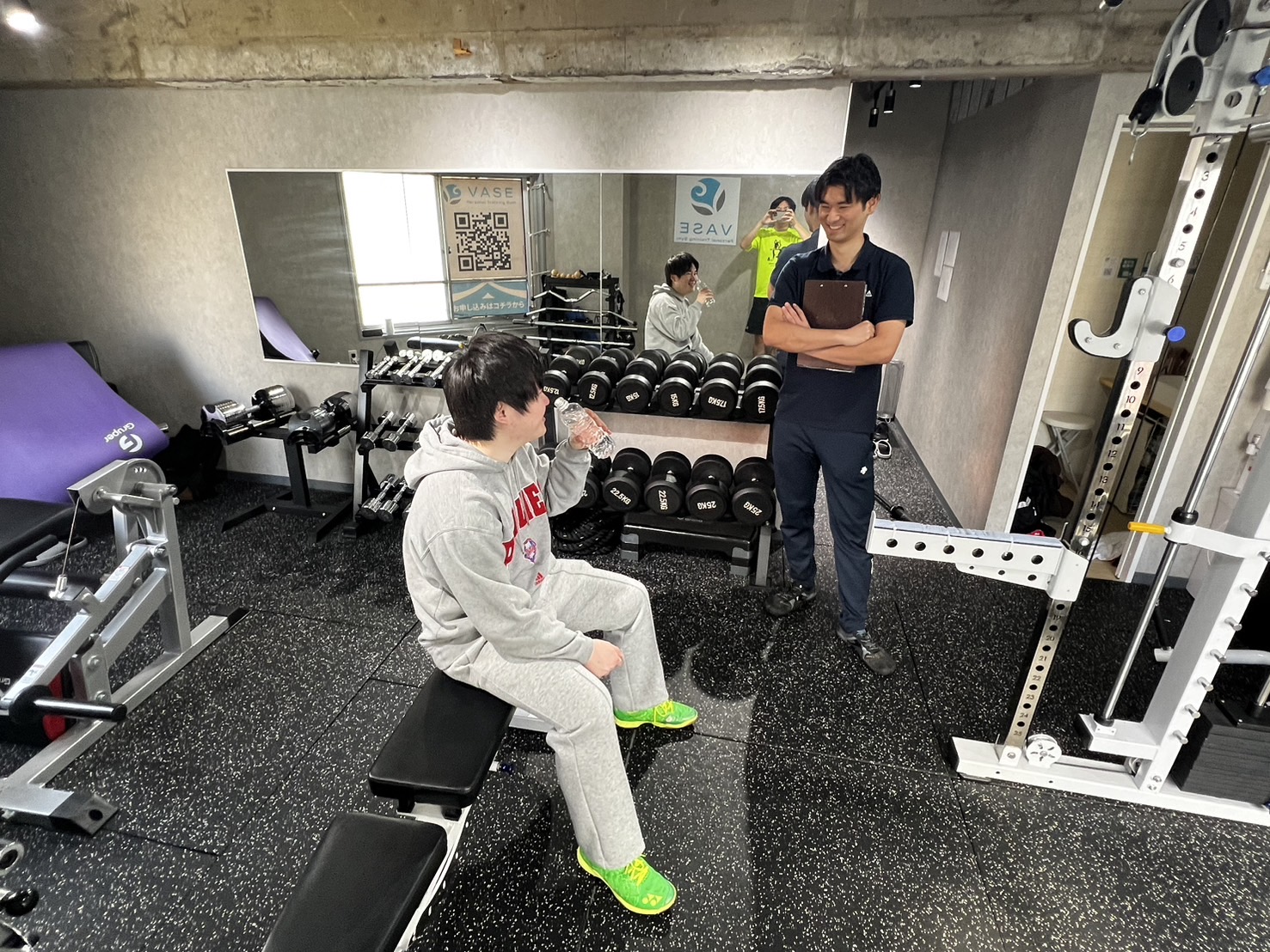 肩こりや腰痛を解消するトレーニング！自分のペースで健康的な体作りをサポートします。